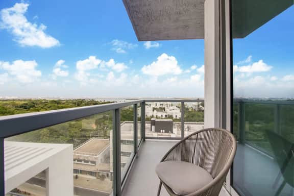 Beautiful Views - Artsy 2 Bdrm Miami Apt - Image 5