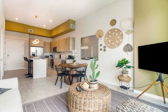 Rare Find! Boho 1Bdrm Condo - Miami Design Dist - Image 5
