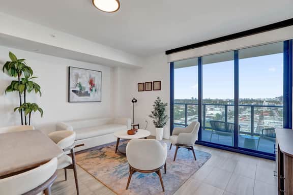 14th-Floor Luxe 2BR | Stylish Living, 72 Park - Image 2