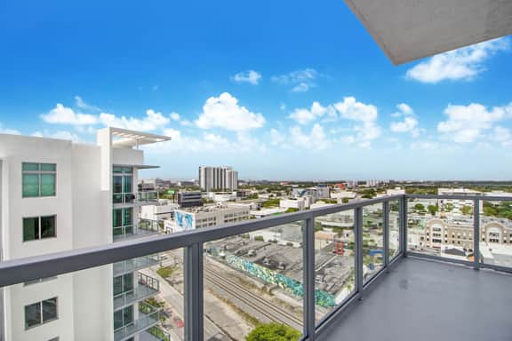 Cool 1 Bdrm Penthouse With Amazing Skyline Views - Image 5