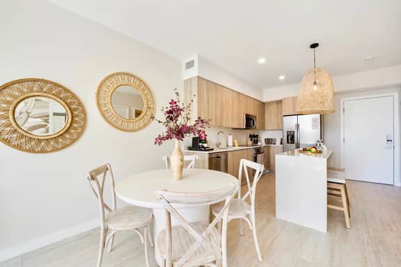 Cozy & Rustic 1 Bdrm Condo - Miami Design Dist - Image 5