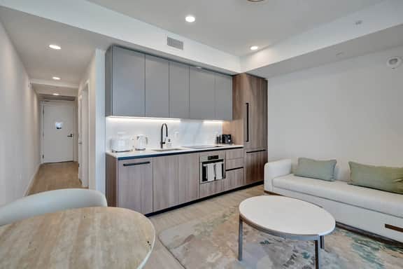 Luxury Penthouse Retreat | Bright 1BR Miami Beach - Image 5