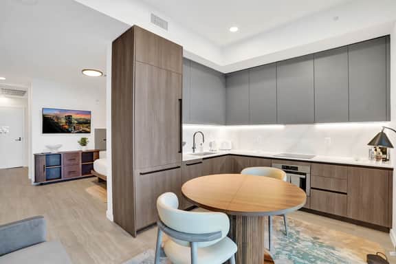 Spacious 19th Floor 1BR Escape | Miami Beach Bliss - Image 5