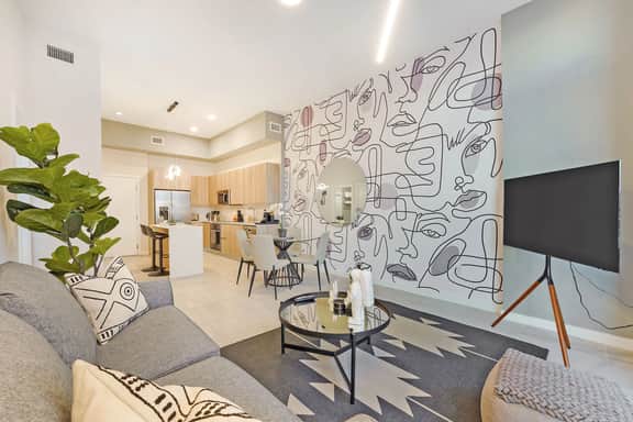 Artsy Penthouse 1 Bdrm Condo - Stunning Views - Image 5