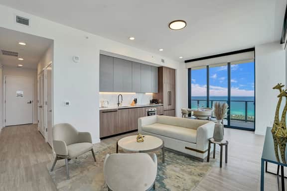 20th-Floor 2BR Retreat | Breathtaking Ocean Views - Image 4