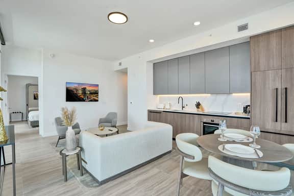 20th-Floor 2BR Retreat | Breathtaking Ocean Views - Image 5