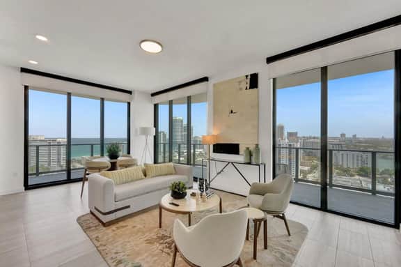 18th Floor Beachside Luxury | Pool, Gym & Beach - Image 2
