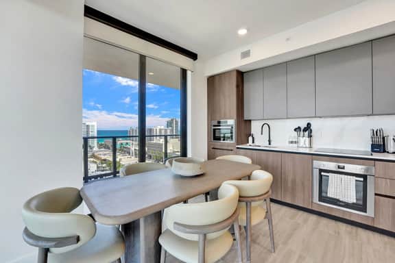 12th-Floor 4BR | Endless Views, Miami Beach - Image 4