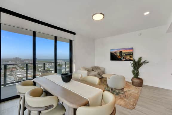 Luxury in the Sky | 17th Floor 3BR Beach Escape - Image 3