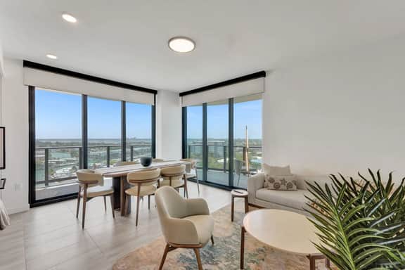 Luxury in the Sky | 17th Floor 3BR Beach Escape - Image 2