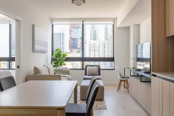 NEW Modern 1/1 Condo Downtown Miami Free Parking! - Image 2