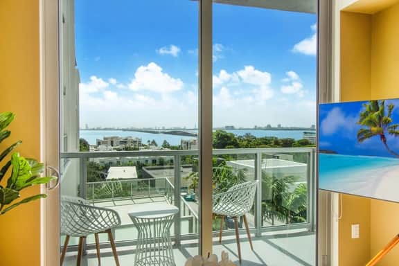 Bay Views! Tropical Miami Studio-Miami Design Dist - Image 4