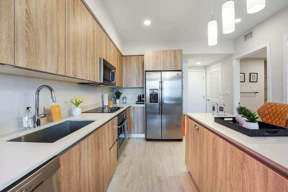 Cool Decor 1 Bdrm Condo, Miami Design District - Image 4