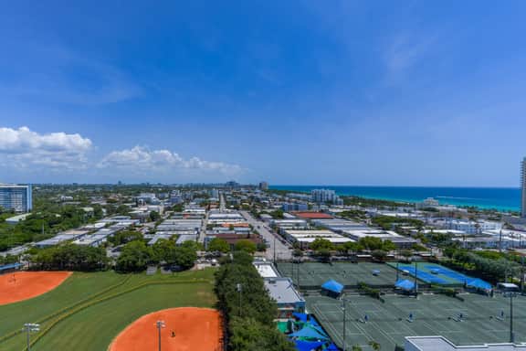 16th Floor Elegant 1BR at 72 Park | Beach Access - Image 5