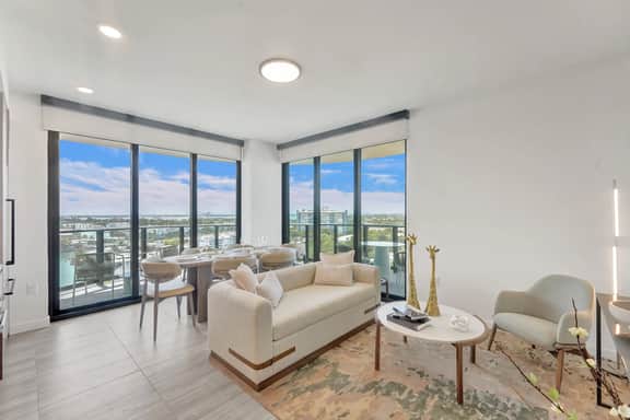 12th-Floor 3BR/2BA | Pool, Gym & Miami Beach - Image 2