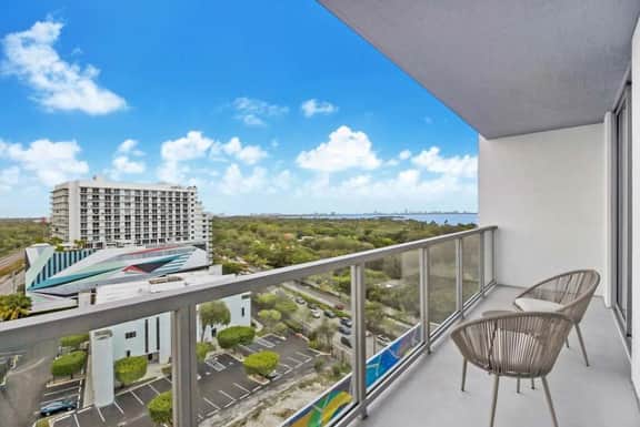 Boho Vibes With Bayviews! 1 Bdrm Condo - Image 3