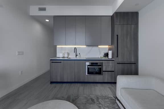 19th Floor Paradise Retreat | Pool, Gym & Beach - Image 4