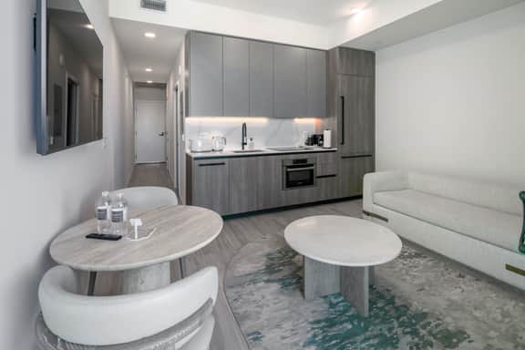 19th Floor Paradise Retreat | Pool, Gym & Beach - Image 2
