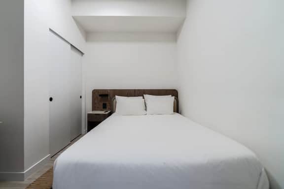 19th Floor Paradise Retreat | Pool, Gym & Beach - Image 5