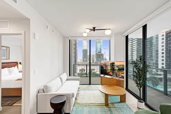 New 2/2 Condo The Crosby Downtown Miami 16th Floor - Image 5