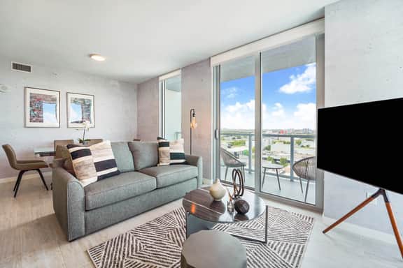 2 Bedroom -City View- Miami Design District - 1100 - Image 4