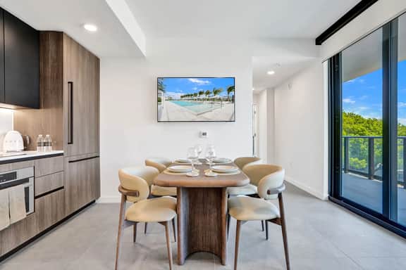 Elegant 1BR in Heart of Miami Beach. Walk to Ocean - Image 5