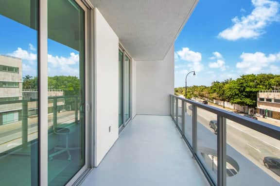 Beautiful & Modern 1Bdrm Condo - Miami Design Dist - Image 5