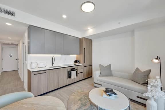 Luxury in the Sky | 17th Floor 1BR, Pool,Gym,Beach - Image 3